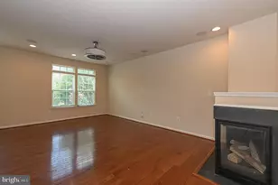 3707 Hansberry Ct NE, Washington, DC 20018 - Photo 4