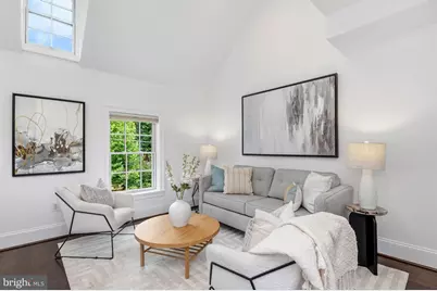 2323 40th Street NW #6, Washington, DC 20007 - Photo 2