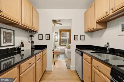 3060 16th Street NW #102, Washington, DC 20009 - Photo 10