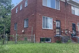 4013 Clay Pl NE, Washington, DC 20019 - Photo 2