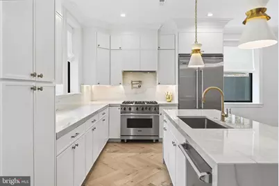 2558 36th Street NW, Washington, DC 20007 - Photo 8