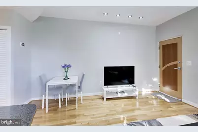 116 N Carolina Avenue SE #204, Washington, DC 20003 - Photo 8