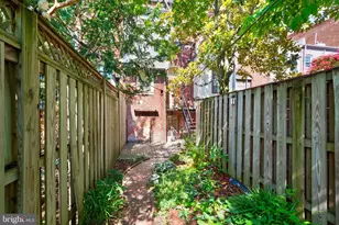 210 4th St SE, Washington, DC 20003 - Photo 46