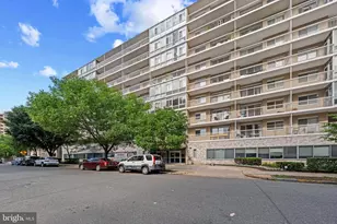 730 24th St NW, Washington, DC 20037 - Photo 6