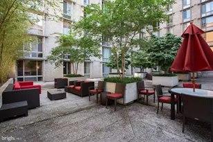 950 25th St NW, Washington, DC 20037 - Photo 32