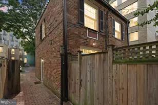 19 Snows Ct NW, Washington, DC 20037 - Photo 22