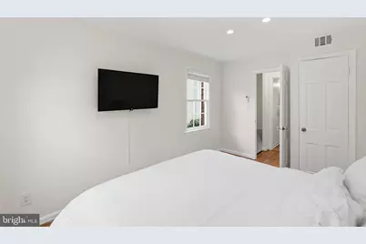 19 Snows Court NW, Washington, DC 20037 - Photo 16