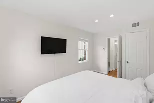 19 Snows Ct NW, Washington, DC 20037 - Photo 16