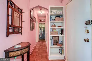 1010 25th St NW, Washington, DC 20037 - Photo 8