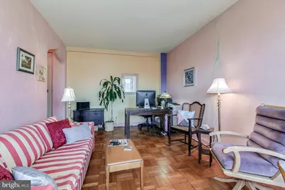 1010 25th Street NW #801, Washington, DC 20037 - Photo 4