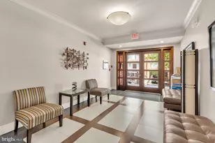 1121 24th St NW, Washington, DC 20037 - Photo 10