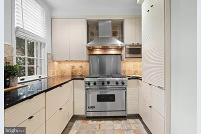1676 32nd Street NW, Washington, DC 20007 - Photo 10