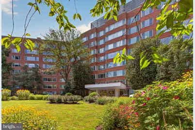 4000 Tunlaw Road NW #705, Washington, DC 20007 - Photo 2