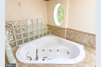 719 Farragut Place NE, Washington, DC 20017 - Photo 18