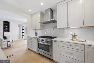 7049 Western Avenue NW, Washington, DC 20015 - Photo 8