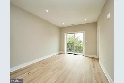 1016 17th Place NE #203, Washington, DC 20002 - Photo 4