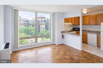 1260 21st Street NW #913, Washington, DC 20036 - Photo 2