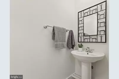 526 13th Street SE #B, Washington, DC 20003 - Photo 30