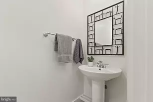 526 13th St SE, Washington, DC 20003 - Photo 30