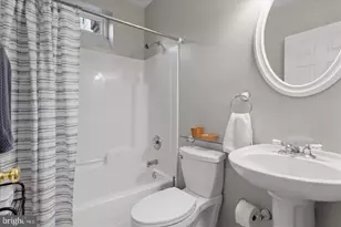 1327 Harvard St NW, Washington, DC 20009 - Photo 30