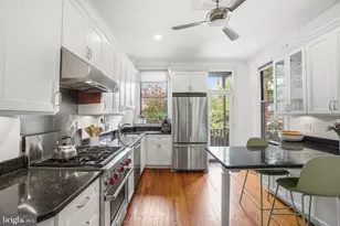 210 8th St SE, Washington, DC 20003 - Photo 16