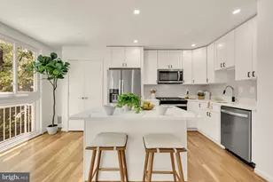 319 I St SW, Washington, DC 20024 - Photo 6