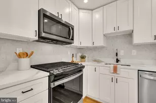 319 I St SW, Washington, DC 20024 - Photo 10