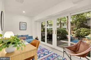 319 I St SW, Washington, DC 20024 - Photo 32