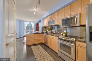 1025 1st St SE, Washington, DC 20003 - Photo 2