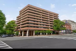 2555 Pennsylvania Ave NW, Washington, DC 20037 - Photo 2