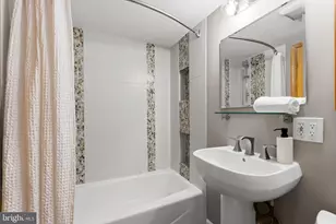 70 Rhode Island Ave NW, Washington, DC 20001 - Photo 30