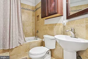 403 E St NE, Washington, DC 20002 - Photo 12
