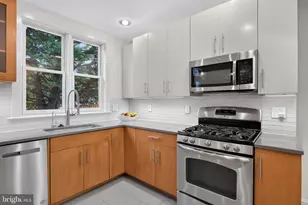 208 12th St SE, Washington, DC 20003 - Photo 18
