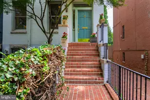 208 12th St SE, Washington, DC 20003 - Photo 2