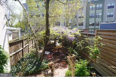 1233 E St SE, Washington, DC 20003 - Photo 24