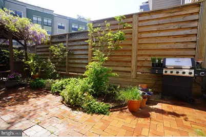 1233 E St SE, Washington, DC 20003 - Photo 30