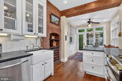 138 D Street SE, Washington, DC 20003 - Photo 10