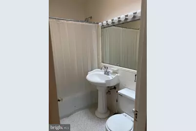 2218 NW Tunlaw Road NW, Washington, DC 20007 - Photo 10