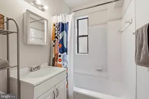 1 Scott Cir NW, Washington, DC 20036 - Photo 12