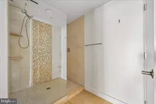 912 F St NW, Washington, DC 20004 - Photo 42