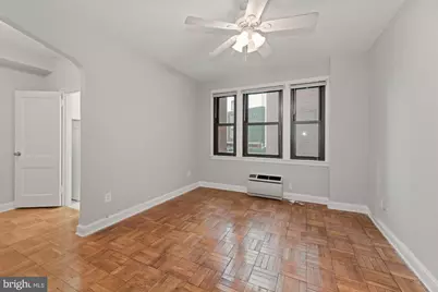 1010 25th Street NW #208, Washington, DC 20037 - Photo 6
