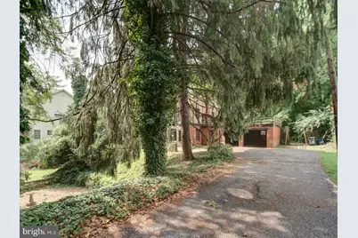 3819 Suitland Road SE, Washington, DC 20020 - Photo 1