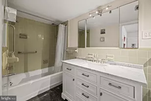 2426 I St NW, Washington, DC 20037 - Photo 26