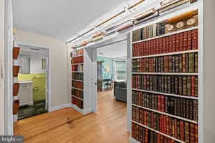 2426 I St NW, Washington, DC 20037 - Photo 22