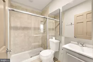 500 9th St SE, Washington, DC 20003 - Photo 30