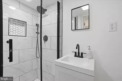 939 15th Street SE, Washington, DC 20003 - Photo 12