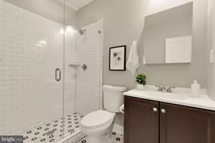 1018 13th St SE, Washington, DC 20003 - Photo 16