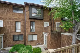 42 Hawthorne Ct NE, Washington, DC 20017 - Photo 2