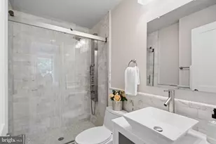 2214 Flagler Pl NW, Washington, DC 20001 - Photo 30