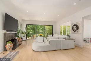 2905 University Terrace NW, Washington, DC 20016 - Photo 6
